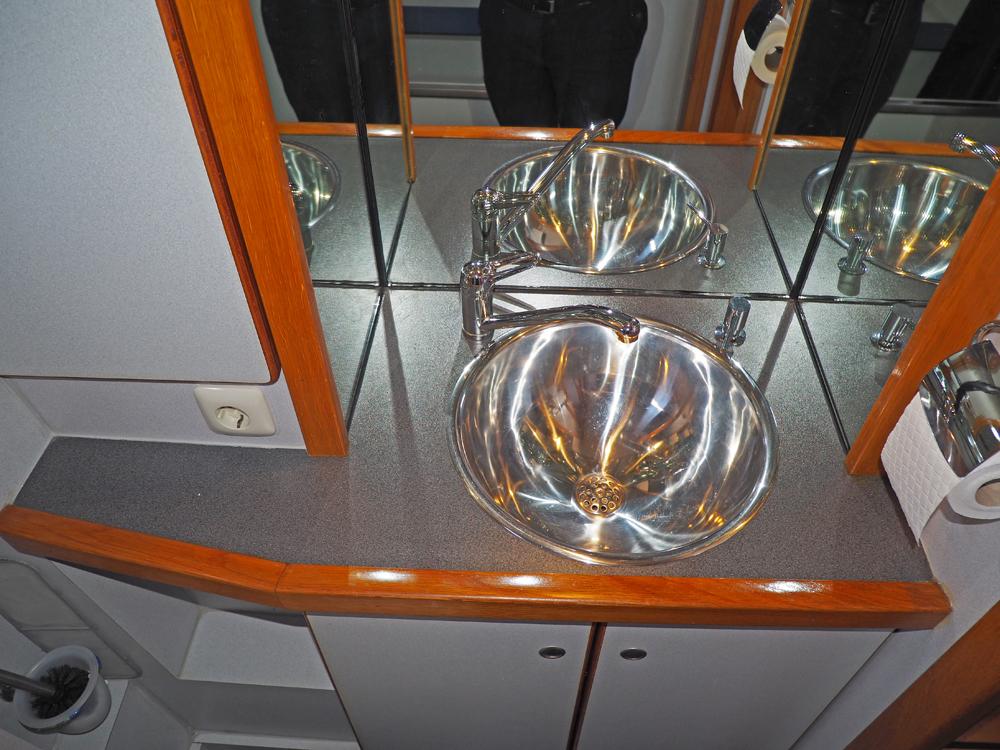 Aft cabin, Accommodation